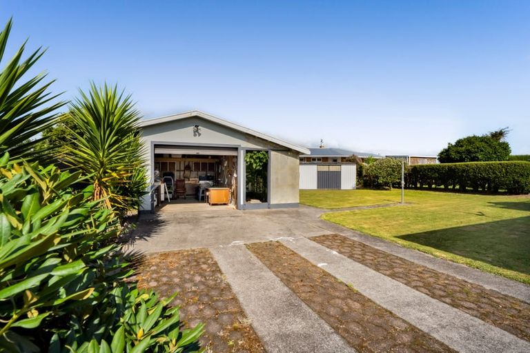 Photo of property in 21 Montjoy Street, Stratford, 4332