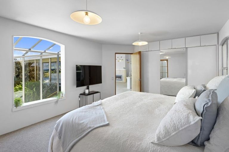 Photo of property in 1 Halcyon Way, Cashmere, Christchurch, 8022