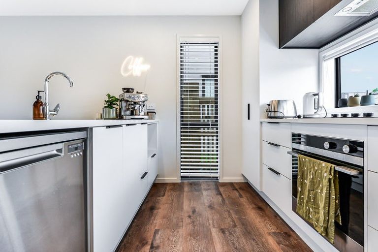 Photo of property in 72 Jacks Landing Drive, Hamilton Lake, Hamilton, 3204