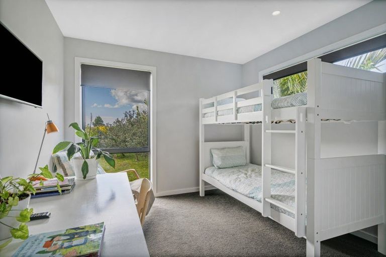 Photo of property in 2 Romeo Place, Whitianga, 3510