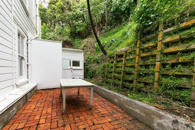 Photo of property in 86 Salamanca Road, Kelburn, Wellington, 6012