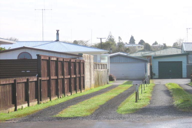 Photo of property in 48 Collins Road, Melville, Hamilton, 3206