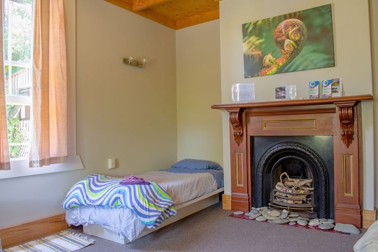 Photo of property in Jugglers Rest Backpackers, 8 Canterbury Street, Picton, 7220