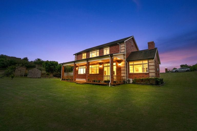 Photo of property in 16 Michael Bosher Way, Flat Bush, Auckland, 2019