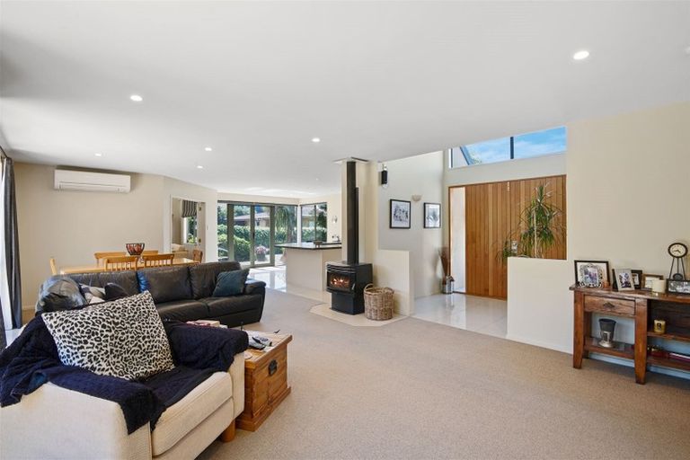 Photo of property in 17 Withells Road, Avonhead, Christchurch, 8042