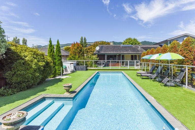 Photo of property in 16 Aratia Way, Richmond, 7020