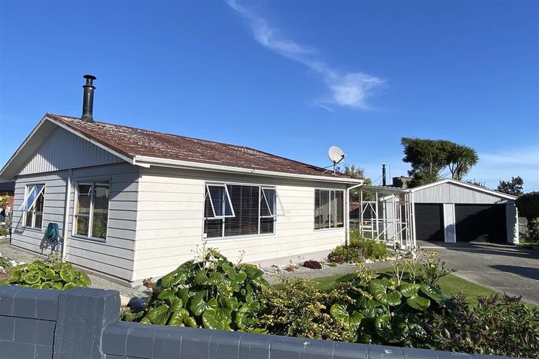 Photo of property in 2 Hewlett Road, Karoro, Greymouth, 7805