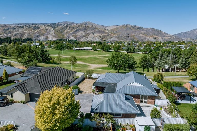 Photo of property in 35 Cairnmuir Crescent, Cromwell, 9310