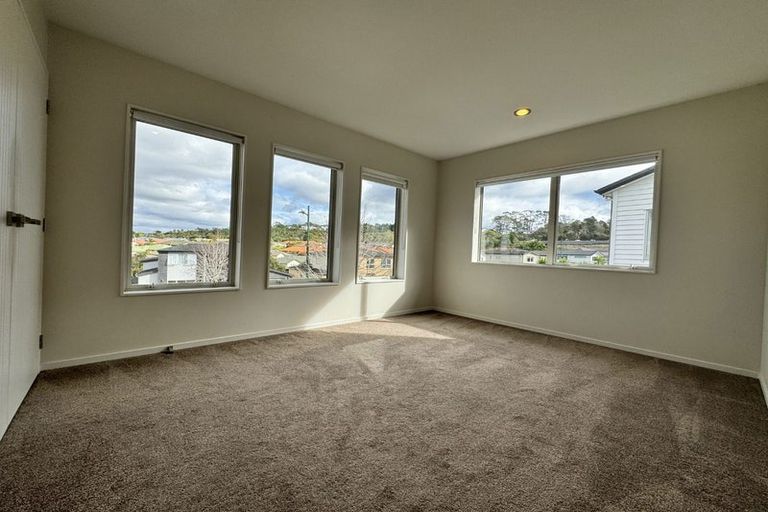 Photo of property in 39 Travis View Drive, Fairview Heights, Auckland, 0632