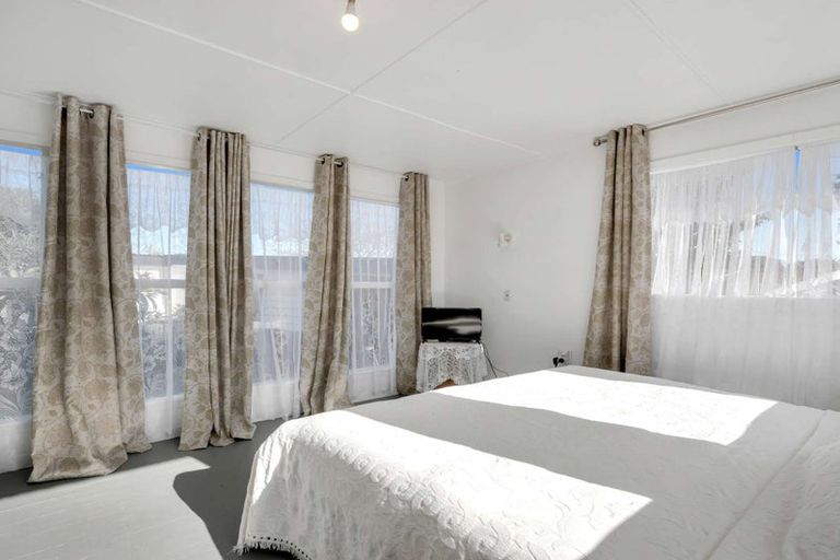 Photo of property in 3 Murch Place, Tawhero, Whanganui, 4500