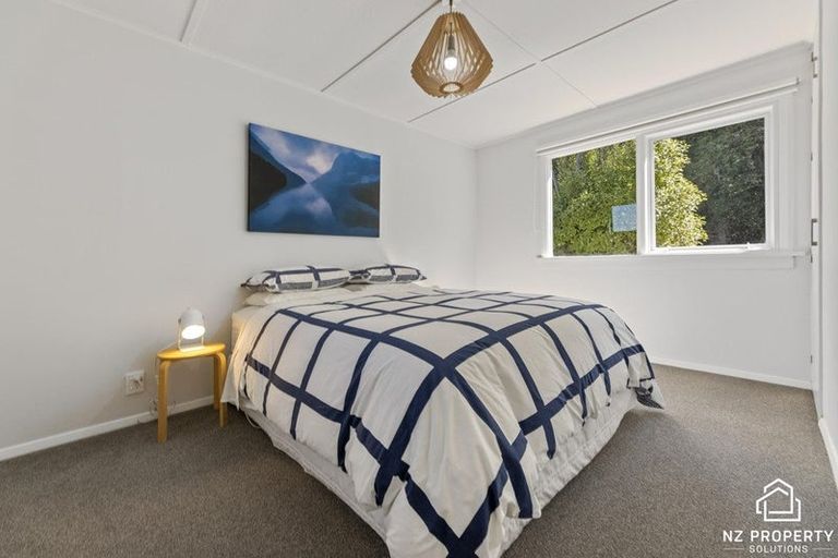 Photo of property in 24 Seaview Terrace, Kew, Dunedin, 9012