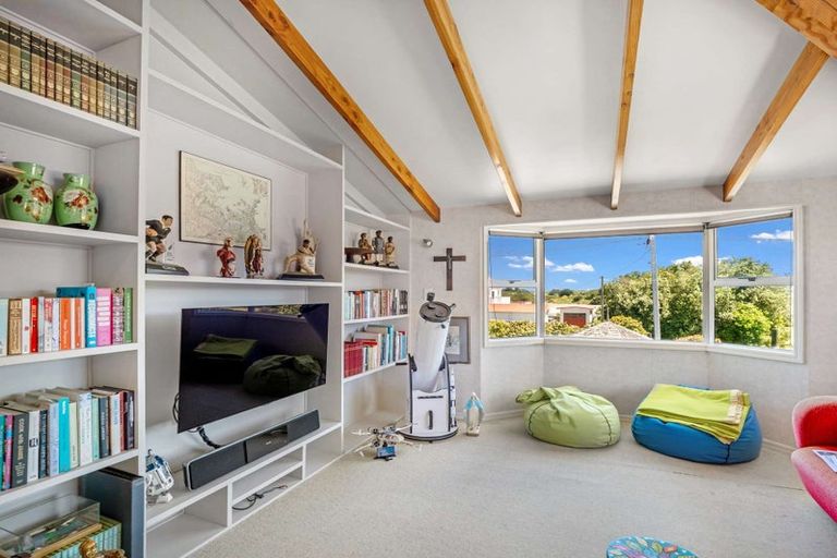 Photo of property in 14 Manga-pirau Street, Waikawa Beach, Manakau, 5573