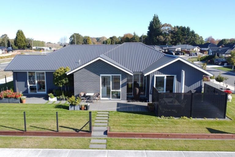 Photo of property in 1 Tara Crescent, Woodend, 7610