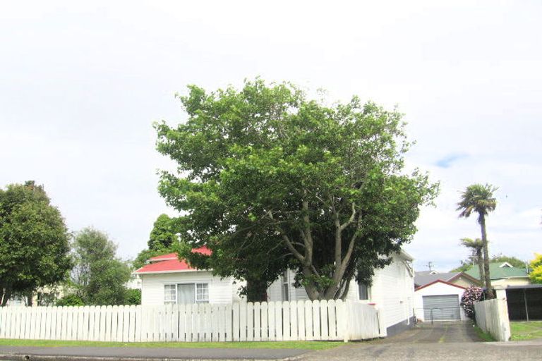 Photo of property in 58 West Street, Pukekohe, 2120