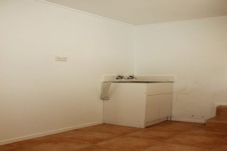 Photo of property in 14 Lilburn Crescent, Massey, Auckland, 0614