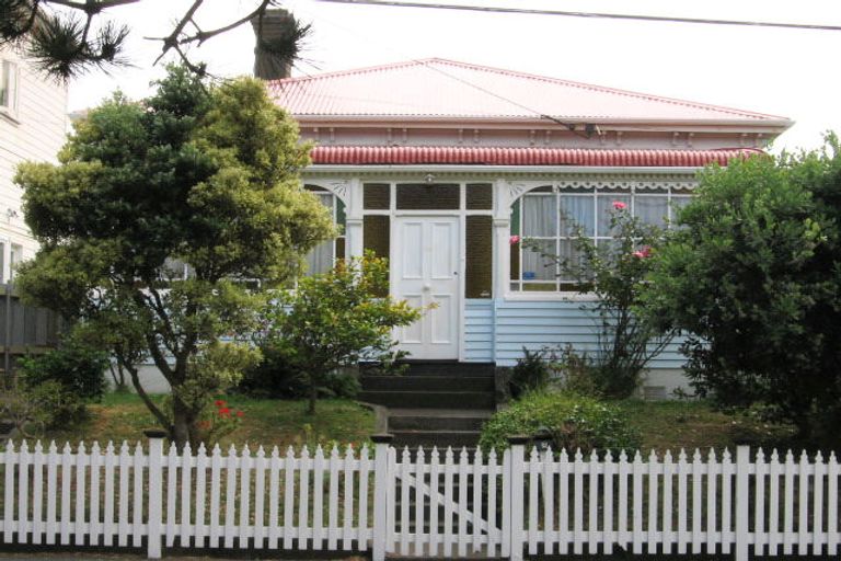 Photo of property in 8 Lavaud Street, Berhampore, Wellington, 6023