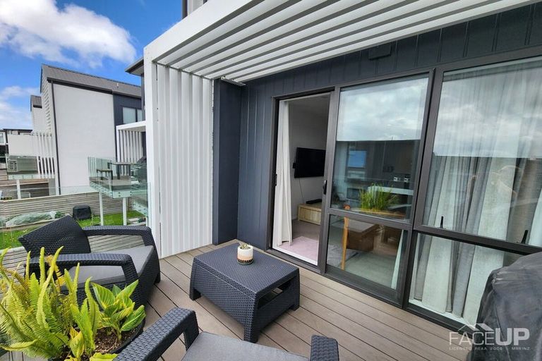 Photo of property in 15 Glenae Lane, Hobsonville, Auckland, 0618