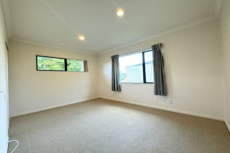 Photo of property in 4 Mackwell Road, Fairview Heights, Auckland, 0632