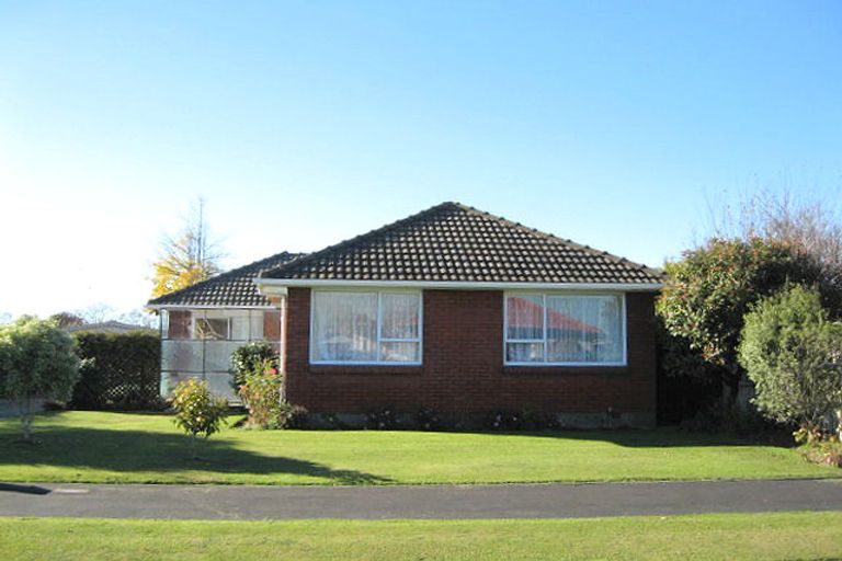 Photo of property in 29 Cardinal Drive, Hillmorton, Christchurch, 8025