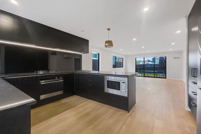 Photo of property in 9 Mawai Hakona Drive, Wallaceville, Upper Hutt, 5018