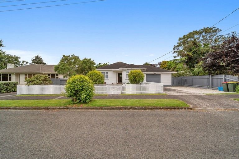 Photo of property in 4 Goodson Place, Hawera, 4610