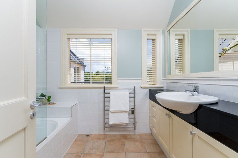 Photo of property in 17 Granville Terrace, Belleknowes, Dunedin, 9011