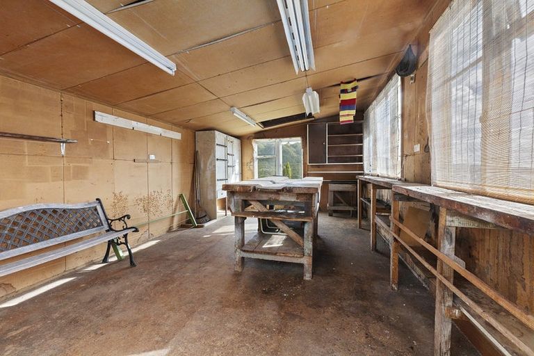 Photo of property in 34 Raroa Terrace, Tawa, Wellington, 5028