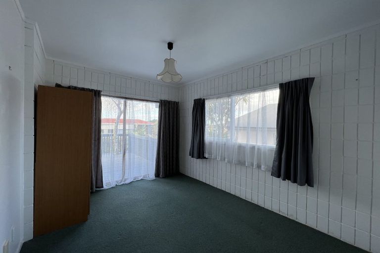 Photo of property in 257 Royal Road, Massey, Auckland, 0614