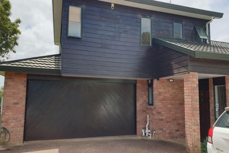 Photo of property in 7 St Lucia Place, Unsworth Heights, Auckland, 0632