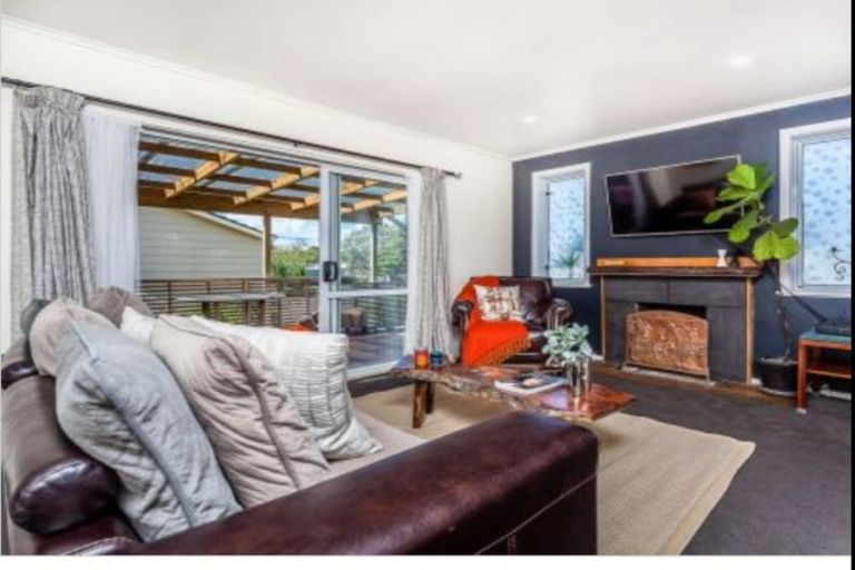 Photo of property in 3 Korimako Avenue, Mangere Bridge, Auckland, 2022