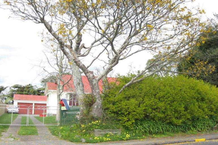 Photo of property in 215 Frankley Road, Frankleigh Park, New Plymouth, 4310