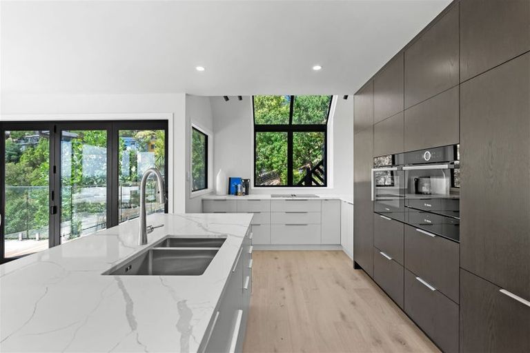 Photo of property in 19 Osmond Lane, Mount Pleasant, Christchurch, 8081