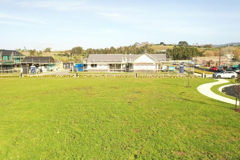 Photo of property in 18 Tiaki Lane, Matakana, 0985