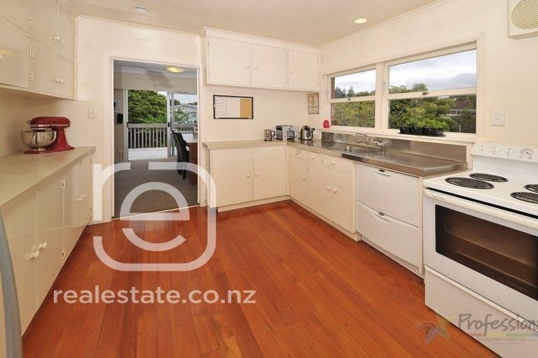 Photo of property in 7 Iorangi Place, Hillpark, Auckland, 2102