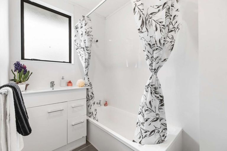 Photo of property in 67b Redcrest Avenue, Red Hill, Papakura, 2110