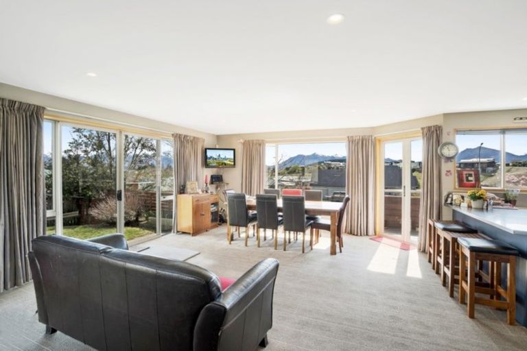 Photo of property in 11 Scaife Place, Wanaka, 9305