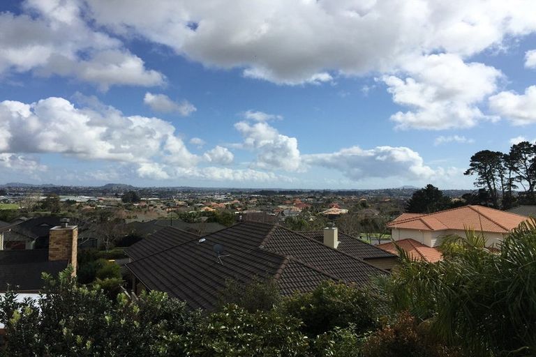 Photo of property in 24 Armstrong Farm Drive, East Tamaki Heights, Auckland, 2016