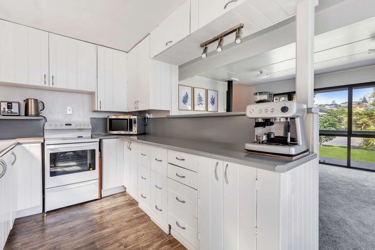 Photo of property in 28 Petrie Street, Pomare, Rotorua, 3015