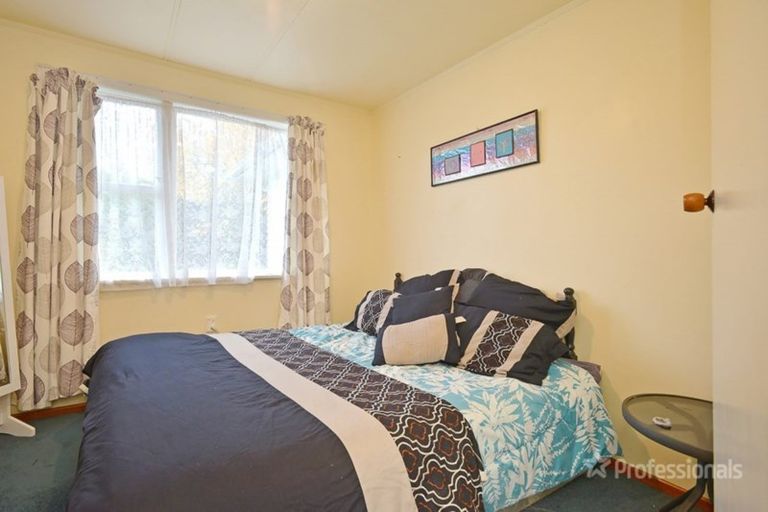 Photo of property in 70 Brandon Street, Featherston, 5710