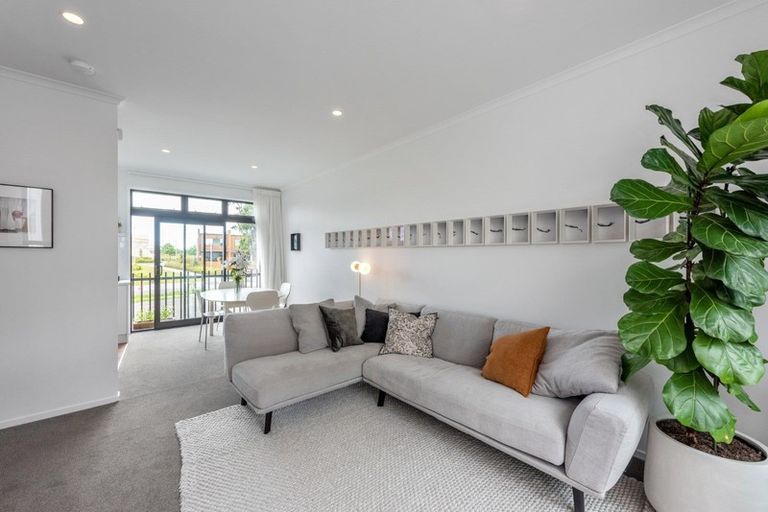 Photo of property in 10 Mayfly Lane, Hobsonville, Auckland, 0616