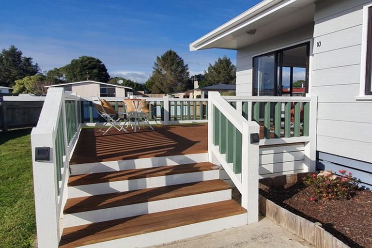 Photo of property in 10 Skye Street, Levin, 5510