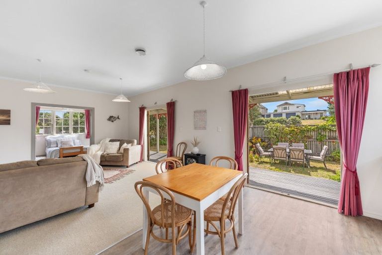 Photo of property in 1 Eruini Street, Waikanae Beach, Waikanae, 5036