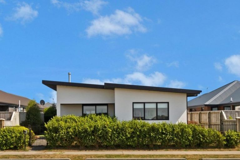 Photo of property in 125 Infinity Drive, Pegasus, 7612