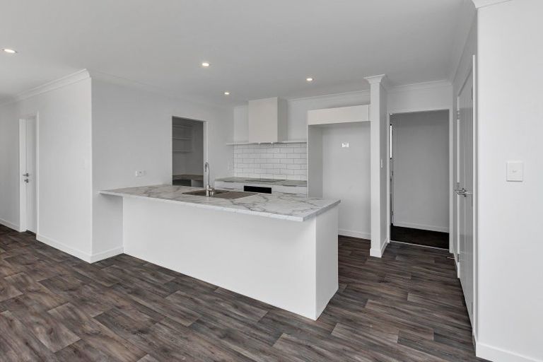 Photo of property in 51 Te Taniwha Road, One Tree Point, 0118