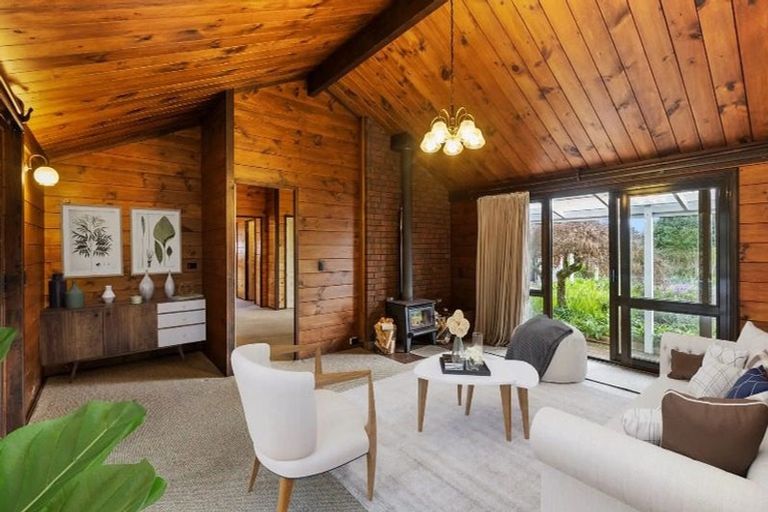 Photo of property in 19 Nikau Street, Inglewood, 4330