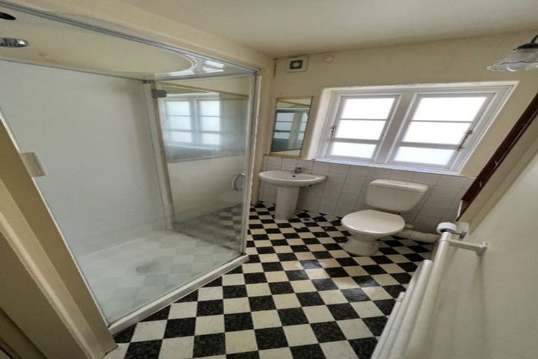 Photo of property in 82 Majoribanks Street, Mount Victoria, Wellington, 6011