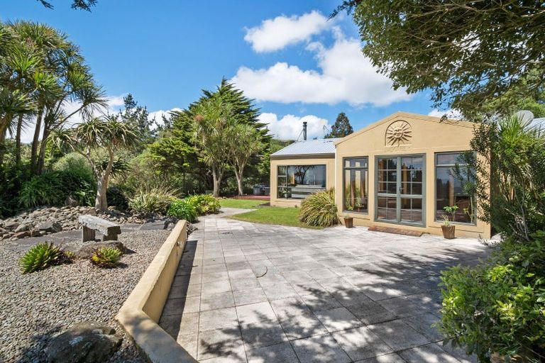 Photo of property in 696 Pahiatua Aokautere Road, Aokautere, Palmerston North, 4471