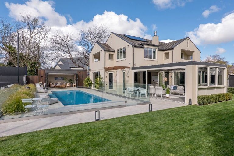 Photo of property in 90 Memorial Avenue, Ilam, Christchurch, 8053