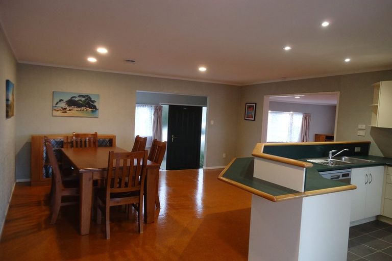 Photo of property in 17 Macmillan Street, Katikati, 3129