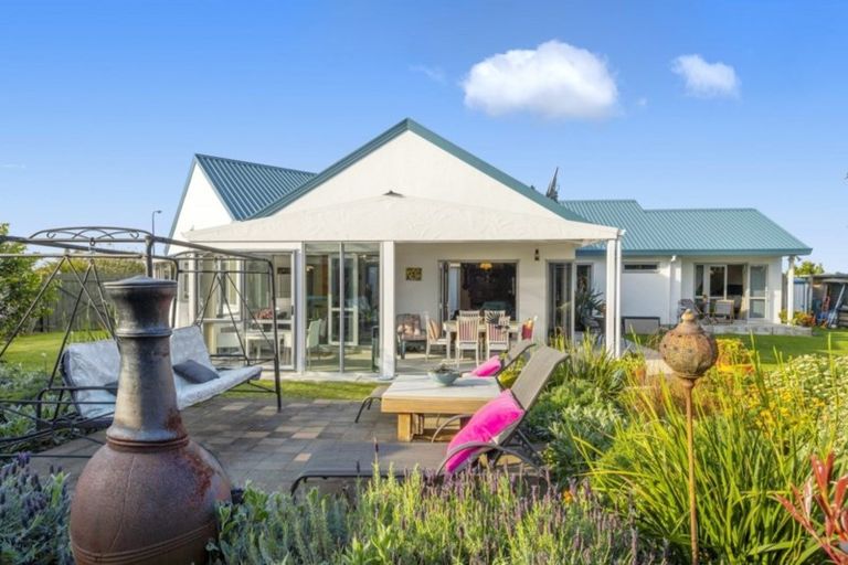 Photo of property in 38 Mahonia Place, Pyes Pa, Tauranga, 3112